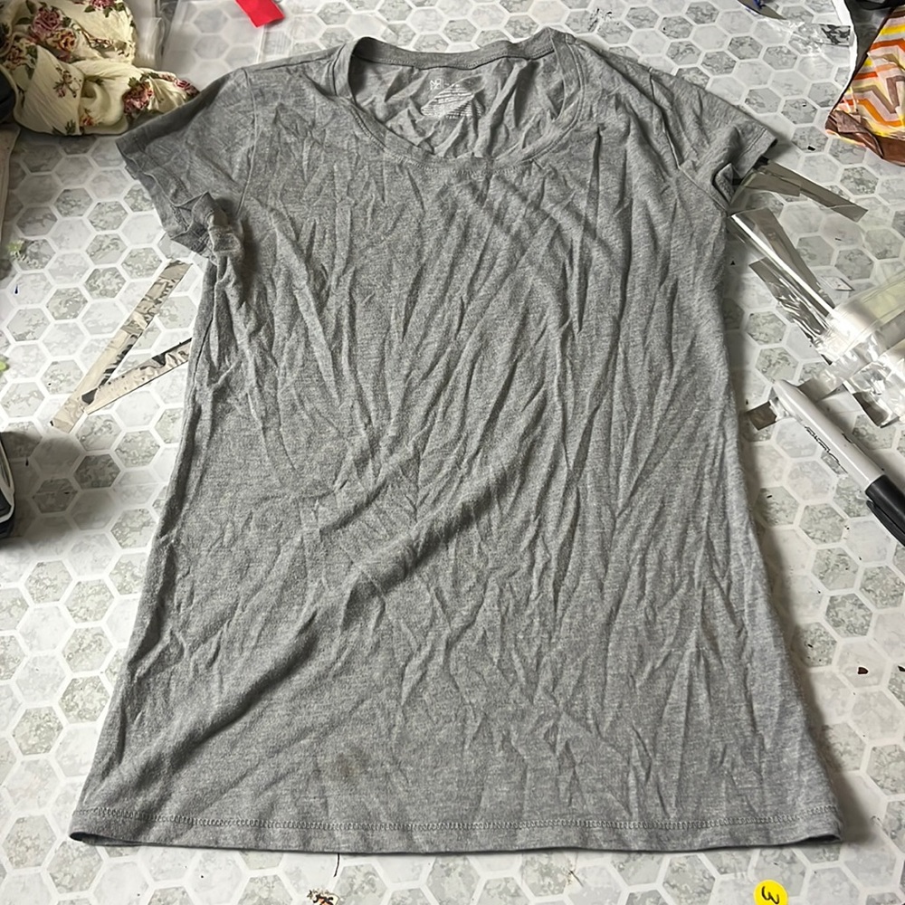 No Boundaries Medium Short Sleeve Crewneck Gray T Shirt